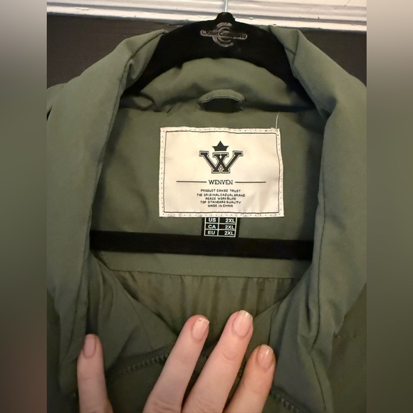 Plus size puffer coat - Picture 4 of 5